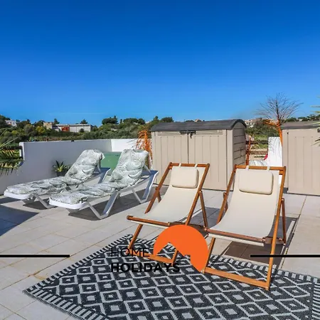 #294 T2 Com Amplo Terraco By Holidays Apartment Albufeira